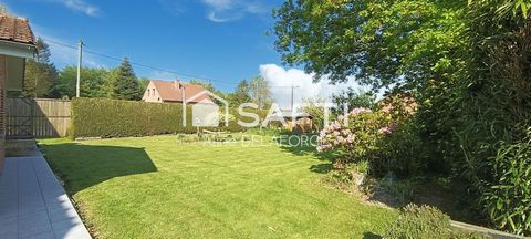 Charmante maison de village avec cours fermées offrant un cadre de vie agréable et fonctionnel.