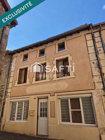 Maison en plein centre de Saint Antheme