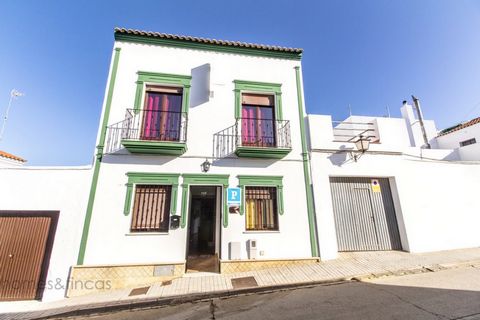 Guesthouse of 10 Rooms for Sale in Spain - Villablanca Guesthouse of 10 Rooms for Sale in Spain - Villablanca / Prov. Huelva. 3-storey house with a total of approx. 263 m2 constructed surface in the center of the town. Fully furnished and equipped. O...