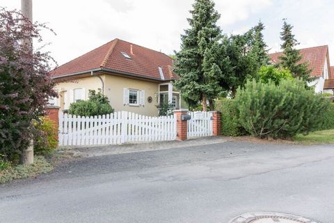 Looking for rest and relaxation in the most beautiful time of the year? Then you are exactly right in Blankenburg. The cozy apartment with separate entrance and own driveway provides you with everything you need for an enjoyable holiday. An enclosed ...