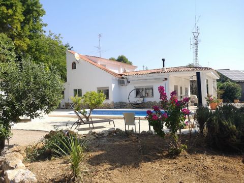 LOCATED IN THE VILLAGE Private villa in a peaceful location of the pretty village of Rugat Less than 30 minutes drive to the blue flag beaches of Gandia and Oliva The low maintenance garden is fully fenced and gated and has some beautiful views of th...