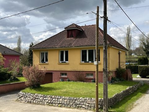 Ref 3873 : EXCLUSIVE! Pavilion of about 75 m2 habitable with full basement, located in a beautiful village with shops, in the valley of the Ternoise, 5 minutes from Hesdin, including: On the ground floor: entrance hall serving: fitted kitchen (10m2),...