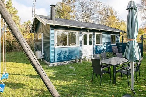 This small cottage with room for 4 people is located just approx. 300 meters from good child-friendly sandy beach at Gedesby. In the living room you will find a wood burning stove, air / air heat pump and TV with Danish and German channels as well as...