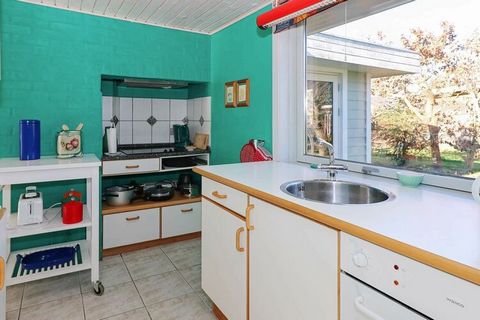 Holiday home located in a quiet holiday home area just a few minutes walk from the beach at Øster Hurup. Bright and spacious living room with access to 2 sun terraces and in open connection to the kitchen. There is a double bedroom and a bedroom with...