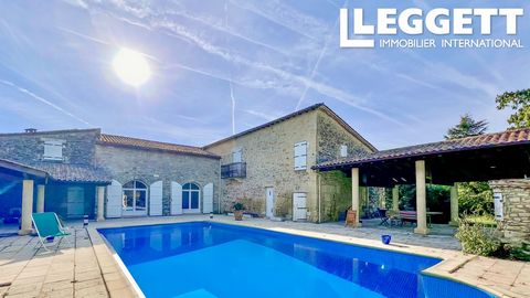 A26593BE33 - Come and discover this former chateau near Monségur (33), 1h15 from Bordeaux and 50 min from Bergerac, this property is ideally situated to allow you to enjoy country life while still being close to towns and villages, their shops and se...