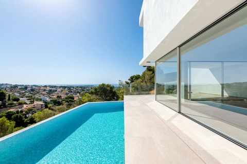 This modern villa is located in a quiet and green area of ​​the Benissa coast. The villa is currently under construction but will be ready in a few months. The villa is spread over 3 floors. In the general living area there is a spacious lounge with ...