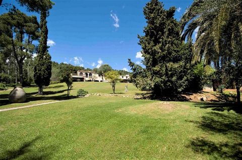 Fabulous house - Catalan farmhouse style - with beautiful panoramic views located in Mont-ras, a quiet municipality in the heart of the Costa Brava, Baix Empordà. Just 10 minutes from Palamós and some of the most appreciated beaches and coves of the ...