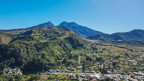 Discover the enchanting beauty of Paso Ancho, alongside the vibrant town of Volcan. This unique property sits on the edge of Volcan's town. It offers a blend of serene countryside living. Additionally, it is conveniently close to all of Volcan's amen...