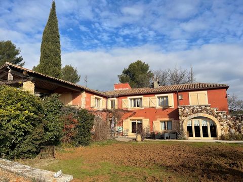 Dpt Vaucluse (84), à vendre ROUSSILLON Propriété sur 12 hectares de terre