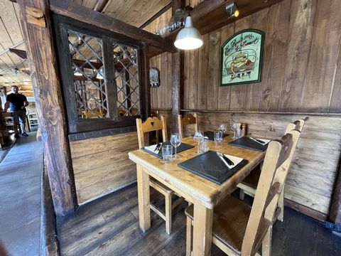 Mountain-style Decor, Wood Restaurant with 70 indoor seating places and 26 outdoor terrace seats. Well-maintained professional equipment. Highly profitable business, with steadily increasing revenues; selling due to a change in activity. Seasonal sta...