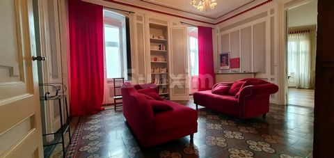 Ref.18567MP - BESANCON - BAS des Chaprais near Parc Micaud - Spacious and bright double apartment of approximately 200 m², located in a beautiful HAUSSMANNIEN style building, decorated with its 