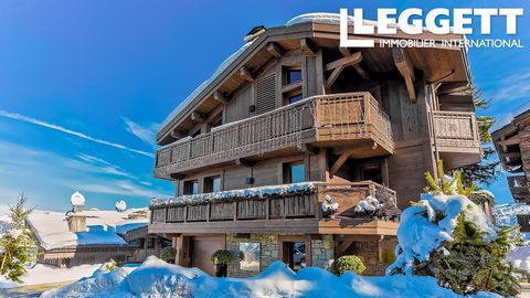 A24736SM73 - This luxury chalet of 948m2 total space, presents the new owner with an exquisite chalet close to the ski slopes, restaurants, bars and shops of Courchevel 1850. The chalet comprises: -5 ensuite bedrooms including dressing rooms, offices...