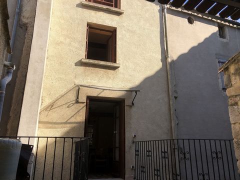 In the commune of Villeneuve-Minervois, acquisition of this beautiful house with 4 bedrooms and a beautiful sunny terrace. Year of construction: 1900, during the art deco years. The real estate agency THE PIERRE OF LANGUEDOC is available if you wish ...
