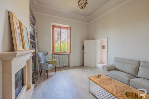 This detached house with garden is being sold in completely renovated and furnished condition. All rooms are on one floor - a fact that makes living not only practical but also extremely pleasant. The property was recently renovated with the help of ...