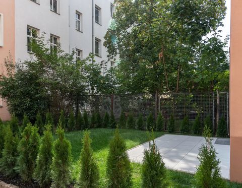 Address: Binzstraße 20, 13189 Berlin Property description Secure discount on promising investment: 2-room period flat with balcony & tub bath • 2nd floor • 2 rooms, approx. 68 sqm • Bath with tub • Balcony • Elevator • Rented • Commission free Benefi...