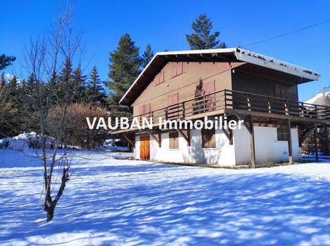 EXCEPTIONAL LOCATION for this chalet consisting of 3 apartments and built on a plot of land of 1225 m2. In the heart of a typical hamlet in the Serre-Chevalier valley, imagine your project and evolve in a privileged area in a quiet and surrounded nat...