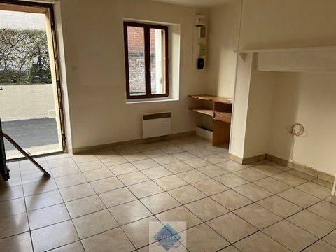 On the heights of Le Tréport in a quiet area, the Simencourt firm offers you this semi-detached house of 45m2 of living space and 54m2 on the ground floor comprising on the ground floor a living room, a kitchen, a shower room and a toilet. On the 1st...