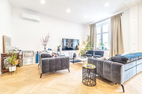 The charming three-bedroom apartment covers an impressive 135 m2 and is located on the second floor of an extremely well-maintained building, providing the tenant with a luxurious and spacious home. This elegant apartment offers a functional arrangem...