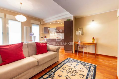 Two-room apartment for sale in Milan - San Siro Located on the fourth floor and served by a lift, the apartment consists of a large entrance hall, living room with open kitchen and large balcony, bathroom with window and double bedroom. The interior ...