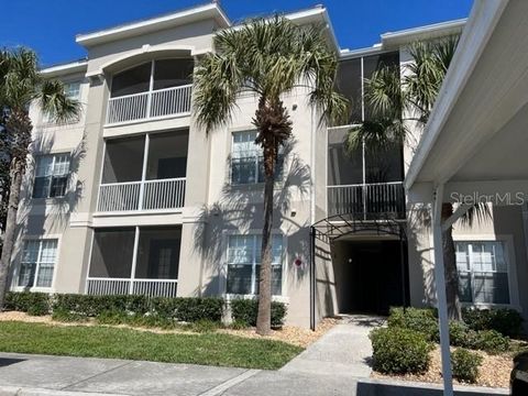 The charming and spacious three-bedroom condo features a delightful balcony. The main bedroom offers a comforting retreat with an ensuite bathroom and walk-in closet. The dining space and family room provide overlooking the balcony. Conveniently situ...