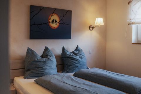 Our holiday home zur alten Mauer, newly built in 2020, is located in the upper village of Eichstetten. In just a few minutes walk you are directly in the beautiful vineyards. The holiday home zur alten Mauer is characterized by its new, bright apartm...