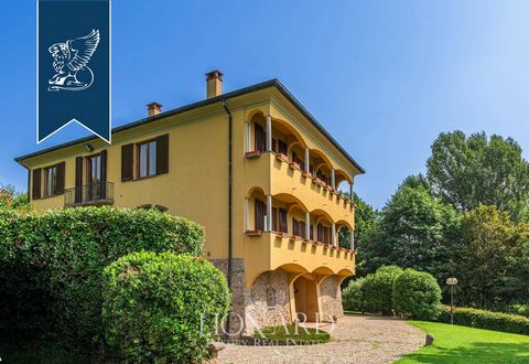 Framed by the wonderful Lambro Valley, in Brianza, an area of Lombardy between Milan and Como, this luxurious property for sale is a villa with wonderful views of its own one-hectare garden. This 850-sqm villa has four levels, of which the ground flo...