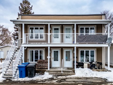 Ideal investment in Trois-Rivières, Cap-de-la-Madeleine: 4 units (3x4½, 1x7½) near all amenities. Annual income exceeds $24,000. Lucrative opportunity with tenants in place. Close to schools, parks, and shops. Don't miss this chance to invest in this...
