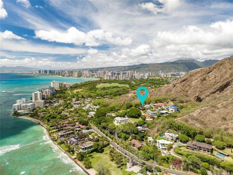 Coastal Living & The Perfect Location! Stunning 4-BD, 4.5 BA residence located on one of Honolulu's most coveted streets in the premier neighborhood of Diamond HD, offers numerous custom features & beautiful craftsmanship throughout. The central livi...