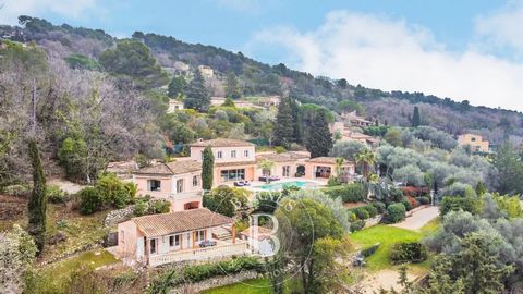 This beautifully renovated villa boasts south-west exposure and unobstructed views of the mountains and the Esterel, in a dominant and quiet position, residential neighborhood. This 325 sq.m villa offers 4 ensuite bedrooms in the main house, two of w...