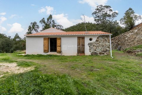 Located in Monchique. A partially renovated 240m2 ruin set in an elevated beautiful peaceful location with 10 ha of land with natural sources of water and amazing views across the rolling countryside. The renovated part of the property comprises of s...