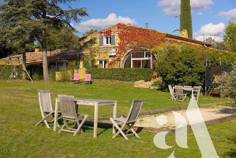 For sale in Gargas. This house, built in the 1980s, is just a few minutes from the village. Quiet but not isolated, it offers sublime views over the villages of Bonnieux, Lacoste and the Luberon valley. The property spans around 335 m2 of living spac...