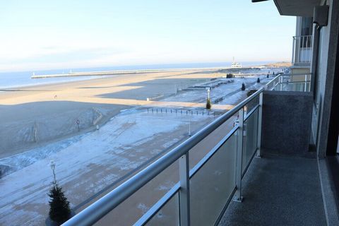 2 bedroom apartment on the sea wall. Indoor parking included within walking distance Washing machine and dryer -1 Nestled in the serene coastal town of Nieuwpoort, this exquisite apartment offers the perfect blend of comfort, convenience, and breatht...