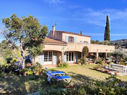 Welcome to Le Pradet in this house of 219 m2 ideally located between the beaches of the Garonne and the Colle Noire massif. It offers unobstructed views of the surrounding hills and access to the beaches on foot. As soon as you enter, you will feel a...