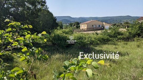 Provence Home, the Luberon real estate agency, is offering for sale a plot of approximately 1600sqm for construction, located in a residential area in a dead-end street. The land is located in the municipality of Gargas, in immediate proximity to Apt...