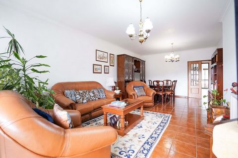 3 bedroom apartment in a building with elevator in the center of Miranda do Corvo. The property in the entrance hall has fitted wardrobes and video intercom. The living room has a fireplace with stove and access to one of the balconies. The kitchen h...