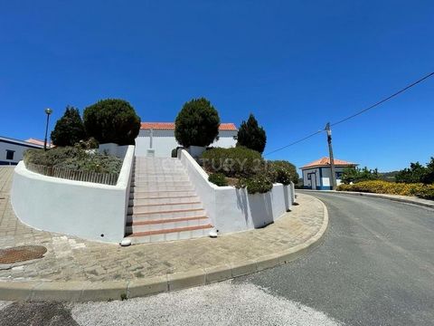 Land in the village of Santa Cruz in Santiago do Cacem with about 7500 m2, located in a typical Alentejo village located in a valley with a stunning view of the mountains next to the church of Santa Cruz in Santiago do Cacém.