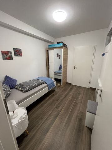 Minimum rental period 3 months!!! Different apartments for 2-6 people We offer several apartments for 2-6 people in Falkensee / right on the border with Berlin with a train connection. The apartments have 1-3 rooms, each with 1-2 single beds, kitchen...