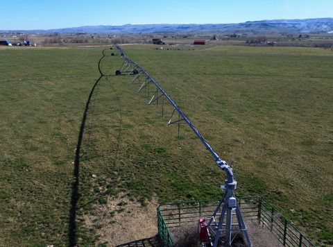 The Southside Pivot property located in Owyhee County, renowned for it's agriculture industry, offers an opportunity to invest in irrigated farmland. Whether you're looking to expand your farming operations or embark on a new venture in agriculture, ...