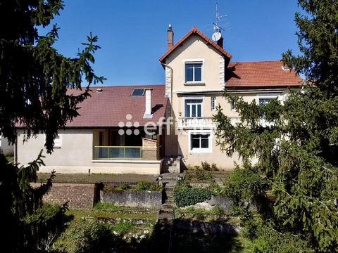 39100 DOLE - FAUBOURG DE CHALON AREA - 8-ROOM HOUSE - 228 M2 - TERRACE - BALCONY - VIEW - CALM - GARAGE AND CELLARS - GARDEN: efficity, through Sylvain Gaudeau, presents exclusively this charming early 20th century house that has been extended and ov...