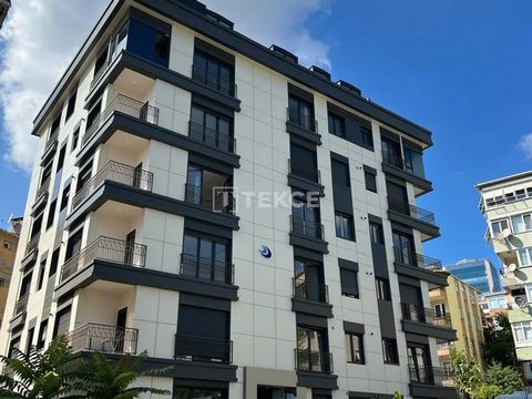 Appartement Duplex de 5 Chambres à 800 Mètres de la Station de Métro Beşiktaş d'Istanbul L'appartement en duplex est situé dans le district de Beşiktaş. Le quartier est appelé le centre du pôle d'affaires d'Istanbul. Le projet se distingue par sa pro...