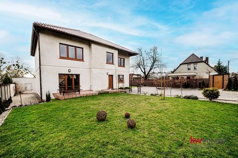 Are you looking for a spacious home, ready to move into? I have an excellent suggestion for you! I present a beautiful house, on a plot of 633m2 with a view of Lake Średzkie located in the town of Środa Wielkopolska. Property Description: The house h...