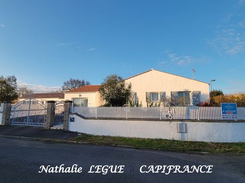 Dpt Vendée (85), entre NOIRMOUTIER et CHALLANS à vendre SAINT GERVAIS maison PP 187 m² 4 chambres , 2 WC , 2 SDE et 1 SDB garage , carport terrain 844 m²