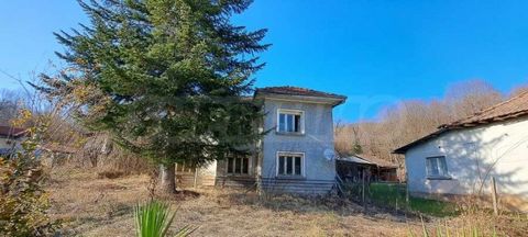 SUPRIMMO agency: ... We offer for sale a two-storey house in the heart of the Balkan Mountains, only 16 km from the town of Apriltsi and 24 km from the town of Sevlievo. The yard has a size of 1340 sq.m, together with the one built in it: - a two-sto...
