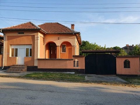 'Address' real estate offers a massive house at 150m. from the center of the village of Koilovtsi.The ground floor of the house consists of an entrance hall, a bathroom with a toilet, a kitchen. bedroom, a room with a fireplace and a large basement, ...