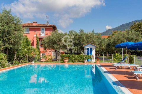 Elegant apartment with swimming pool for sale, in the heart of Versilia, a few kilometers from the sea. The apartment of approximately 75m2, completely renovated, is located on the second and last floor of a historic villa. Crossing the door, a small...