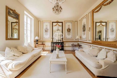 Outstanding luxury chartreuse full of charm and character, close to Blaye and just half an hour from Bordeaux, dating back to the mid Eighteenth Century and renovated to a very high standard. The main building come with generous living space of 600m2...