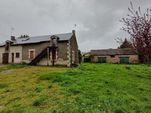 Farmhouse to renovate in the town of Parnac, beautiful volumes and a privileged environment. Five bedrooms, one of which has direct access to the outside via a staircase. outbuildings and garage. A large plot of land. Its price: 55,591 euros to be pa...
