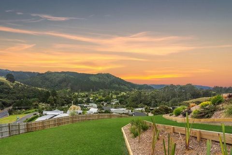 Priced to sell. Offers welcome. There’s nothing to be done here except settle in and admire the tranquil views. You will feel as if you’re living in an upmarket eagle’s eyrie when you’re in this exceptional house at the top of the hill. This easy-liv...