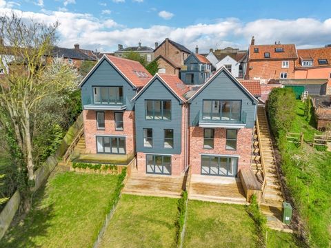 What a rarity – stunning, contemporary new-build homes set by the Mere, with wonderful views across the water. These three properties sit in a glorious and highly prestigious location, the spacious, stylish, family-friendly abodes offer all the delig...