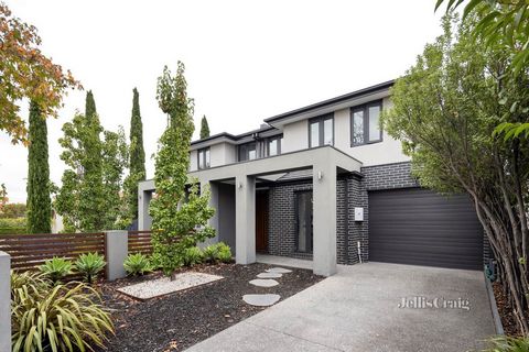 Experience the pinnacle of contemporary design harmonized with luxurious indoor/outdoor living, situated in an unbeatable lifestyle enclave. Tailored with intuitive foresight for expanding families, in the McKinnon High School Zone, this remarkable t...